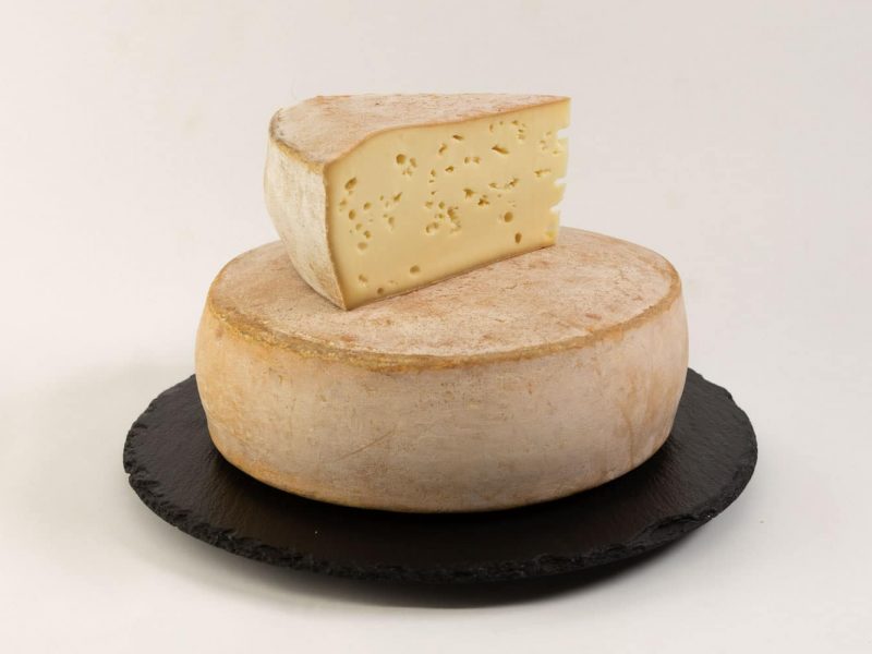 Formaggio media stagionatura